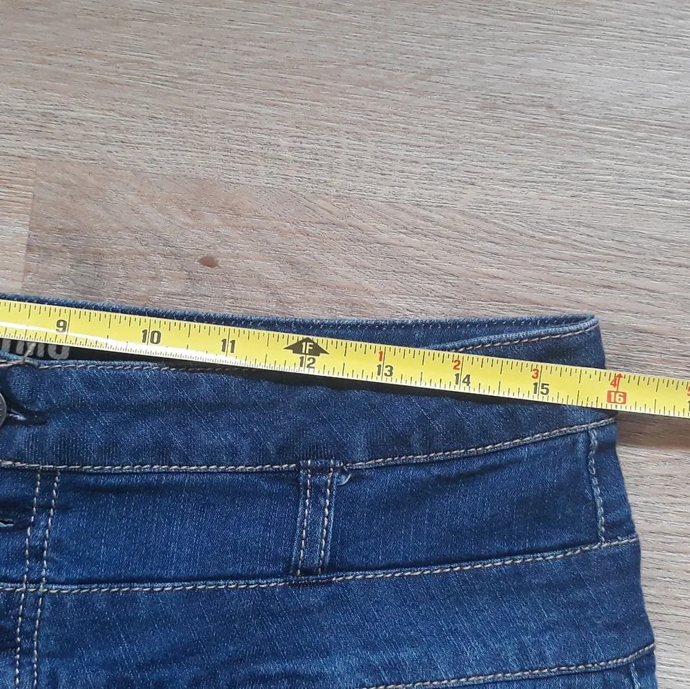 Mossimo High Waist Rolled Cuff Jean Shorts - Junior's 13 Waist 32" Denim Shorts - Picture 6 of 9